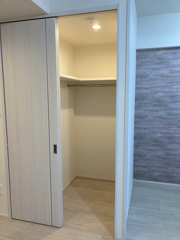 大容量のウォークインクローゼットです