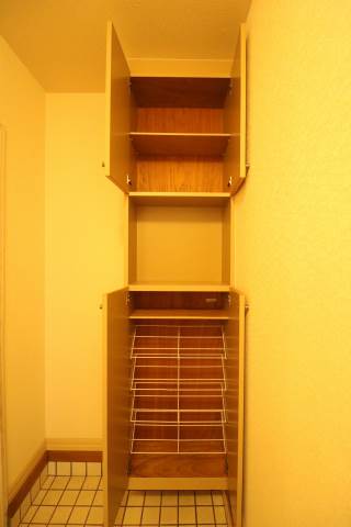 玄関収納もこんなに