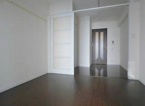 家具の配置に困らないリビングですね