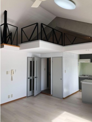 白基調の明るいお部屋です。