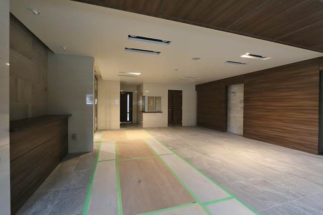 オシャレなエントランスでお出迎え