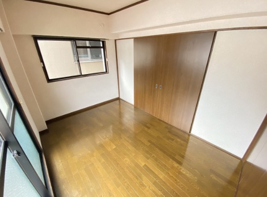 こちら寝室にいかがでしょうか。