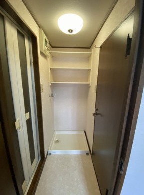 洗濯機は室内に置けます。