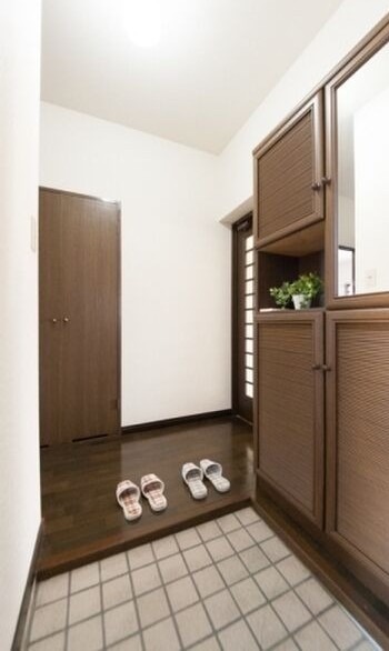 玄関からはこのようになっております。