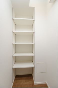 こちらにも収納ございます