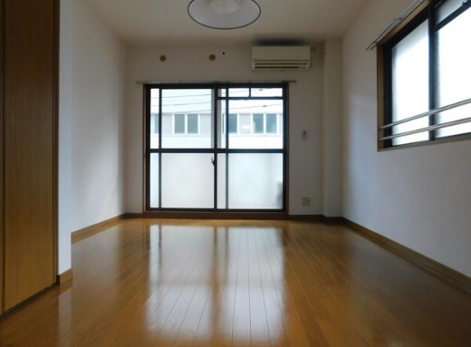 こちら寝室にいかがでしょうか。