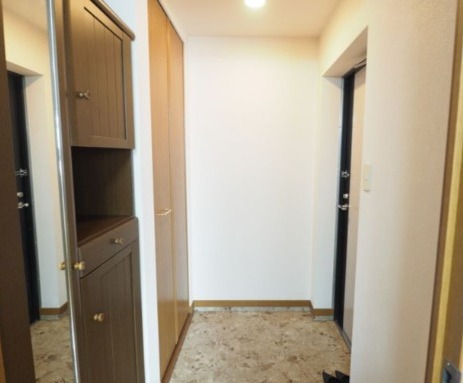 玄関はこのようになっています。