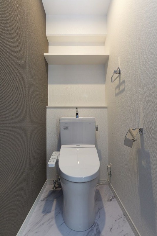 収納スペースも扉があり中が見えません