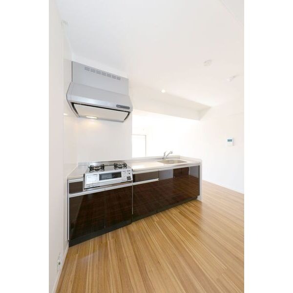 ２口コンロのシステムキッチンで料理もはかどります