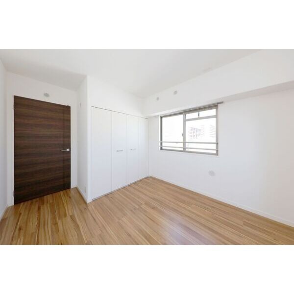 二面採光で明るいお部屋です