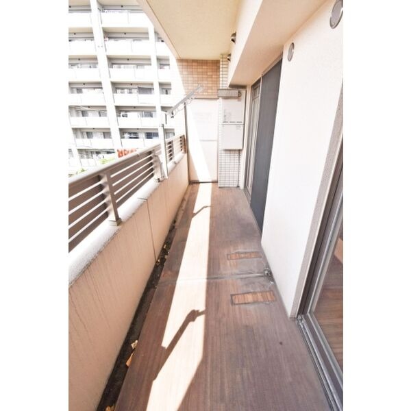 広々バルコニーで洗濯物もたっぷり乾きます