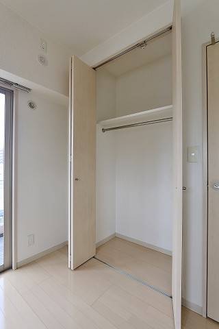 お洋服はこちらに