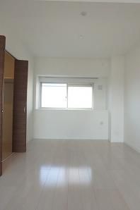 こちらは寝室にいかがでしょうか