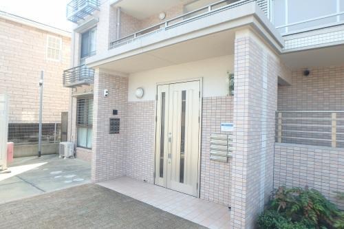 エントランスもきれいにされています