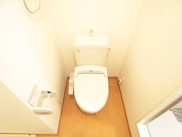 ウォシュレット完備。