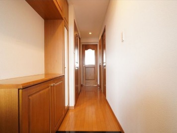 玄関も十分な広さです