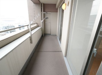 天気のいい日はこちらで洗濯物を干せます