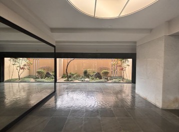 エントランスもきれいにされています