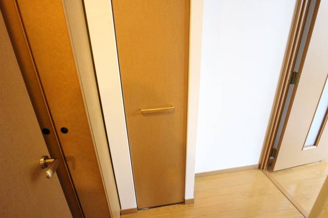 ココにも収納。