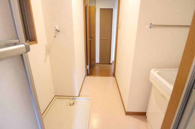 脱衣所も広め。