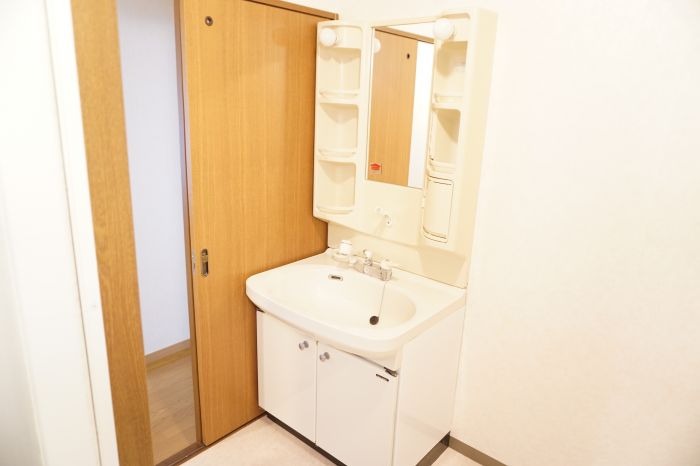 独立洗面台完備。