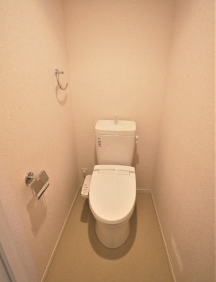 温水便座付きです。