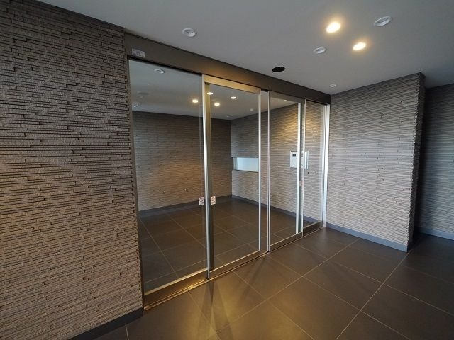 高級感のあるエントランスになっております。