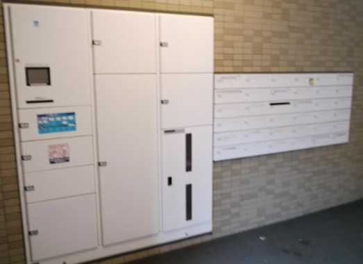 不在時に便利な宅配ボックスです。