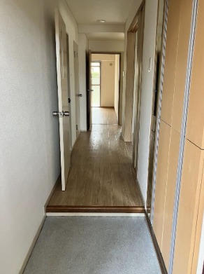 玄関からはこのようになっています。