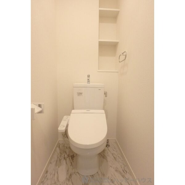 清潔感のあるトイレですね