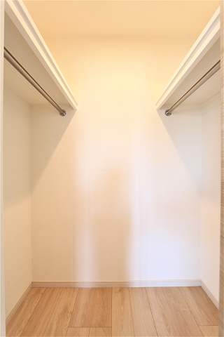 お洋服が多い方でも楽々収納できます