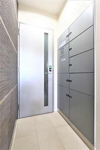 忙しい方でも安心の宅配ボックス