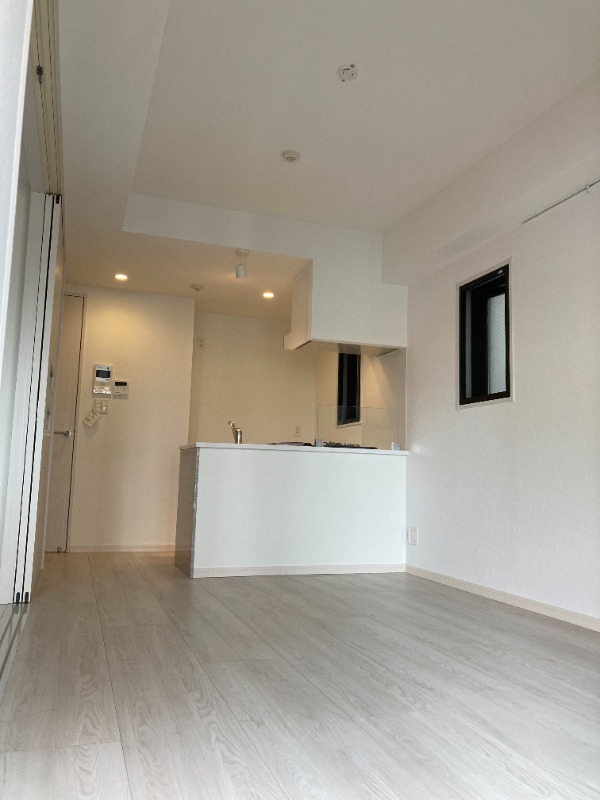 白を基調としたオシャレな空間ですね