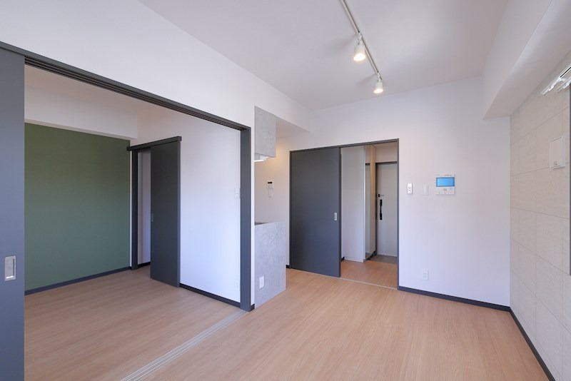 家具の配置が楽しくなるリビングですね