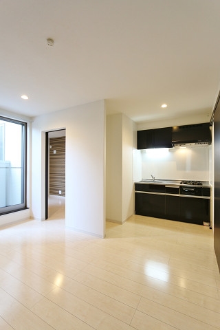 白を基調としたお部屋でオシャレですね