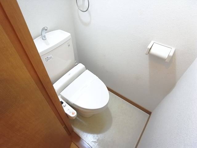 温水便座付きです。