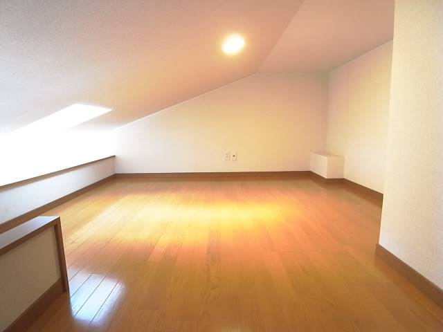 こちら寝室にいかがでしょうか。