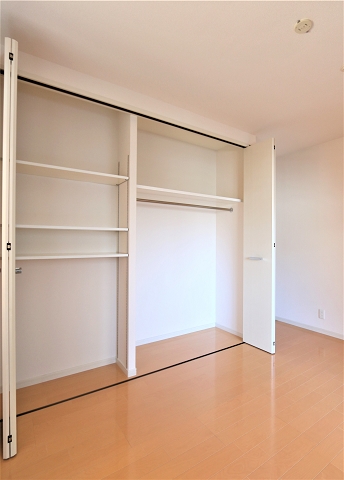 各部屋に収納があり、たっぷりと収納できます