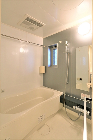 広々空間の浴室です