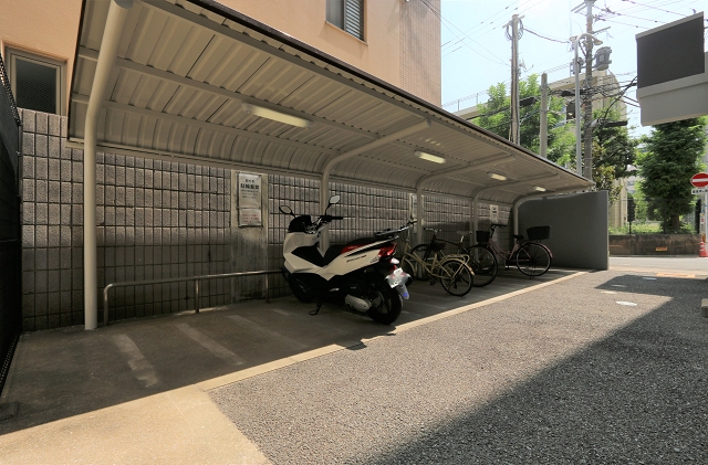駐輪スペースもあります