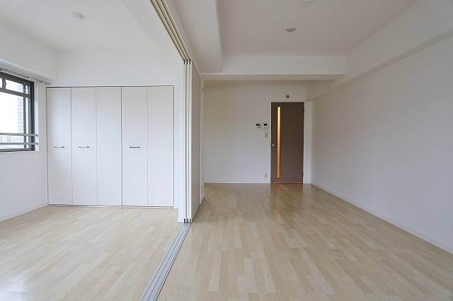 家具の配置が楽しめるキッチンですね