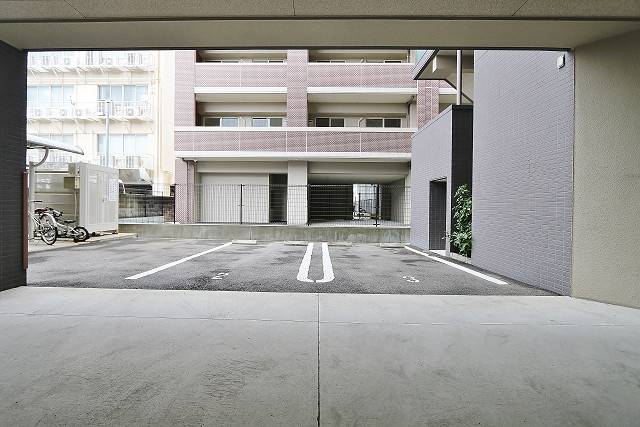 敷地内駐車場あります
