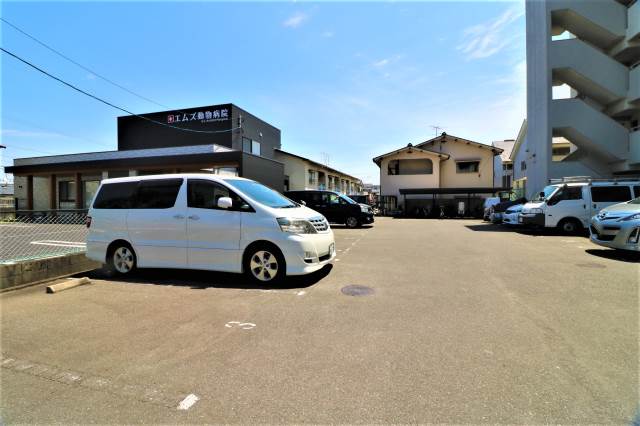 敷地内駐車場付きです