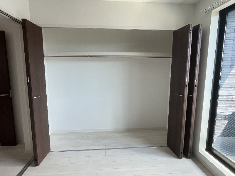 お洋服が多い方でも楽々収納できます