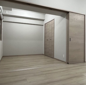 こちらは寝室にぴったりの洋室です