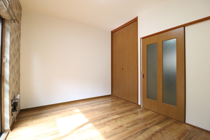 こちら寝室にいかがでしょうか。