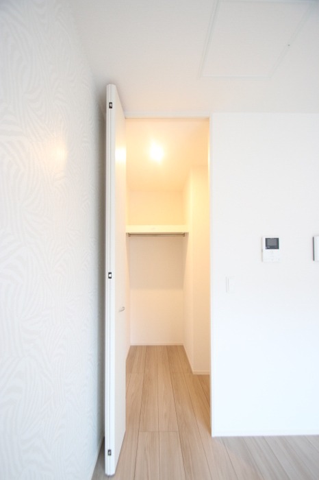 ウォークインクローゼット完備。