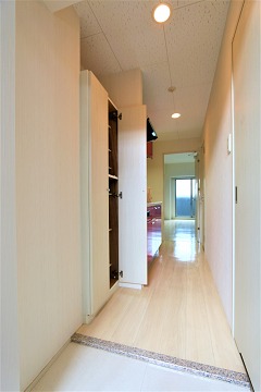 明るい玄関です