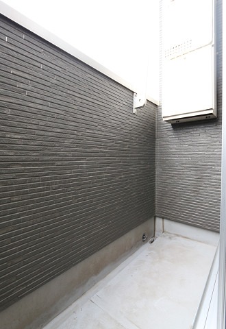 天気のいい日はこちらで洗濯物を干せます