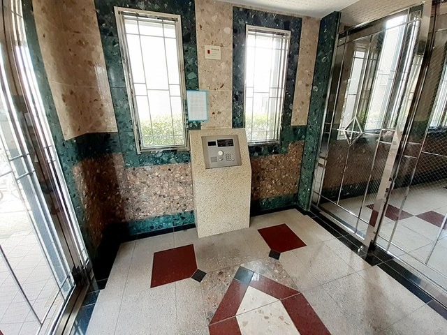 オートロックで安心です。